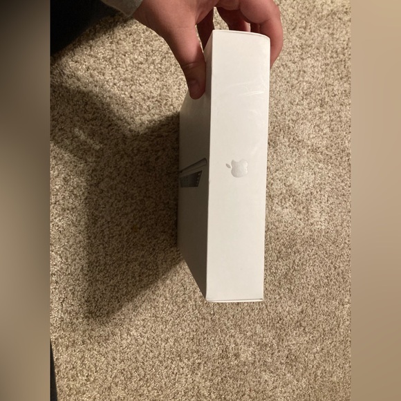 Apple iPad 2 Wi-fi 3G 16 GB white Verizon product box and instructions - Picture 4 of 9